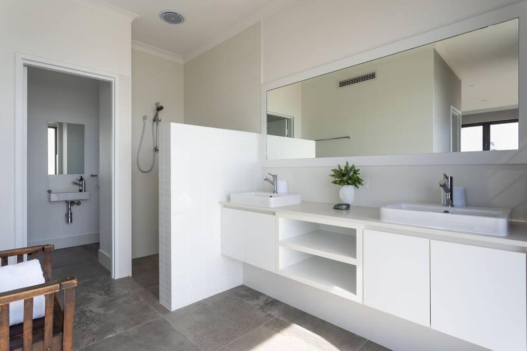 Oceanic I Private Properties