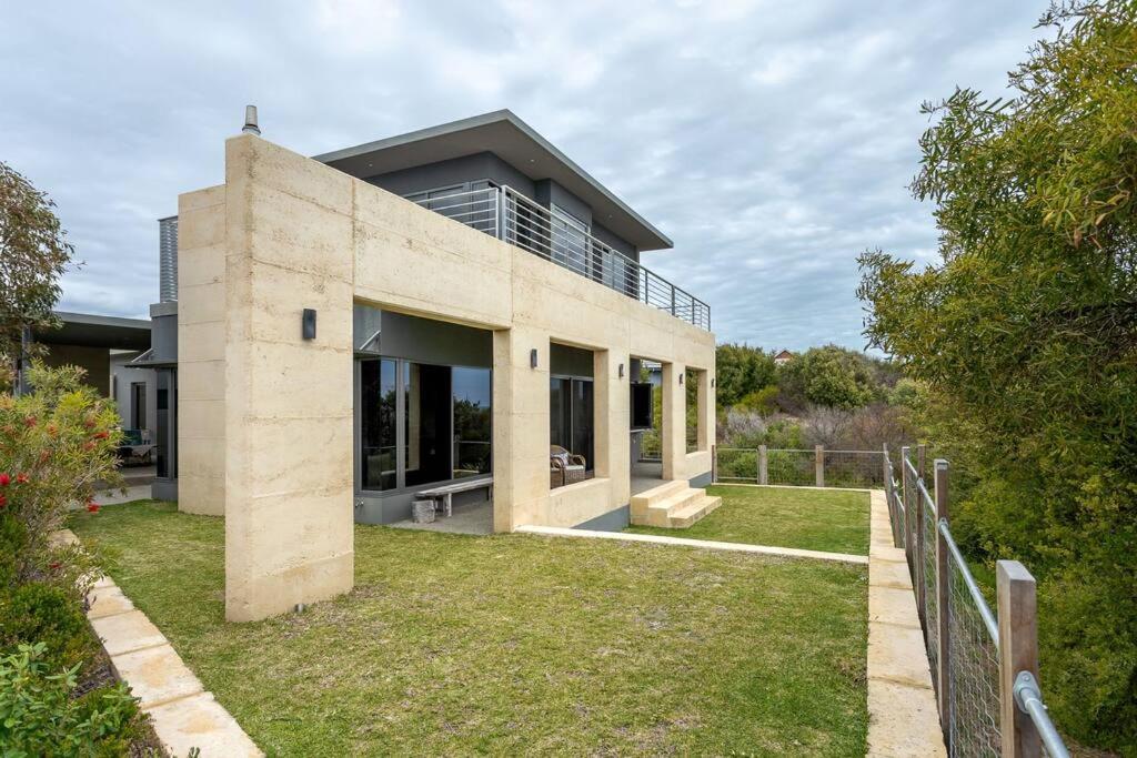 Oceanic I Private Properties
