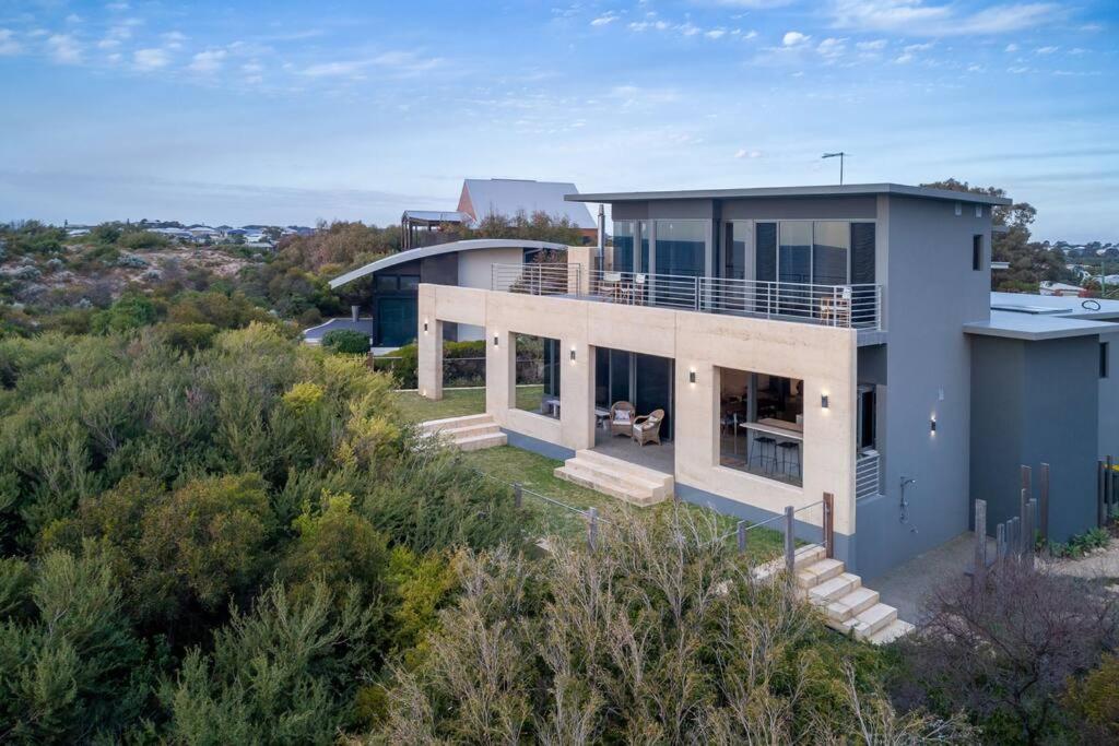 Oceanic I Private Properties