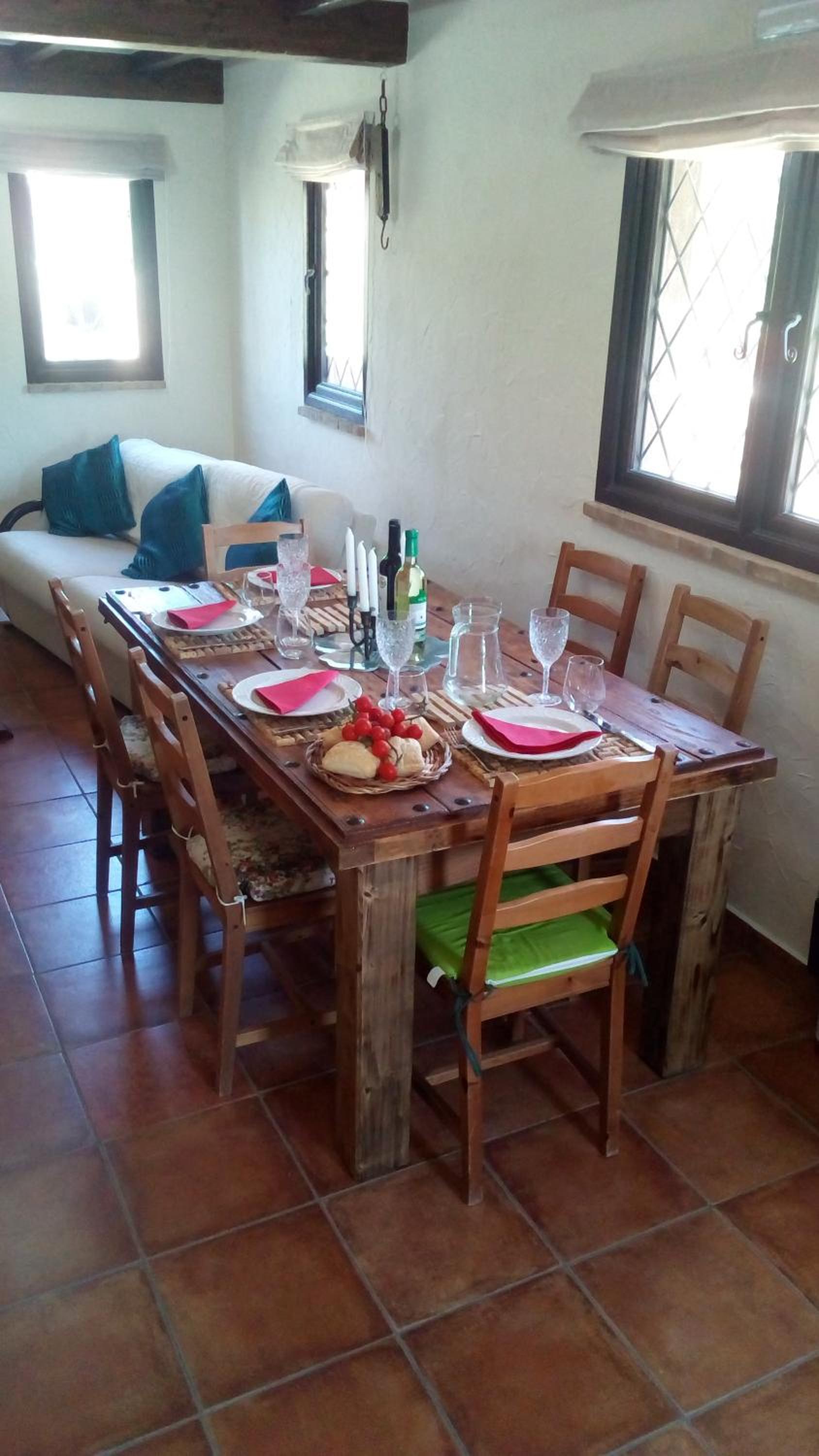 Las Marrojas, secluded Tudor country cottage