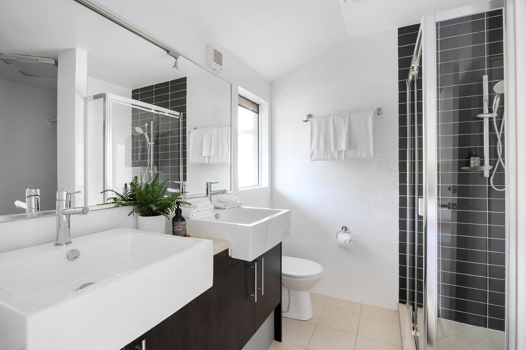 Eco Beachside Family Gem, Pool Access