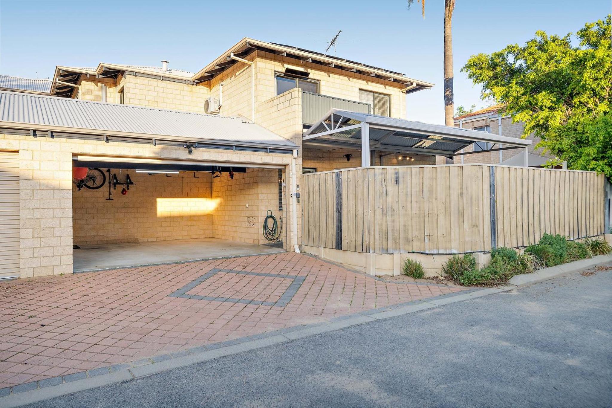 Modern Scarborough Townhouse
