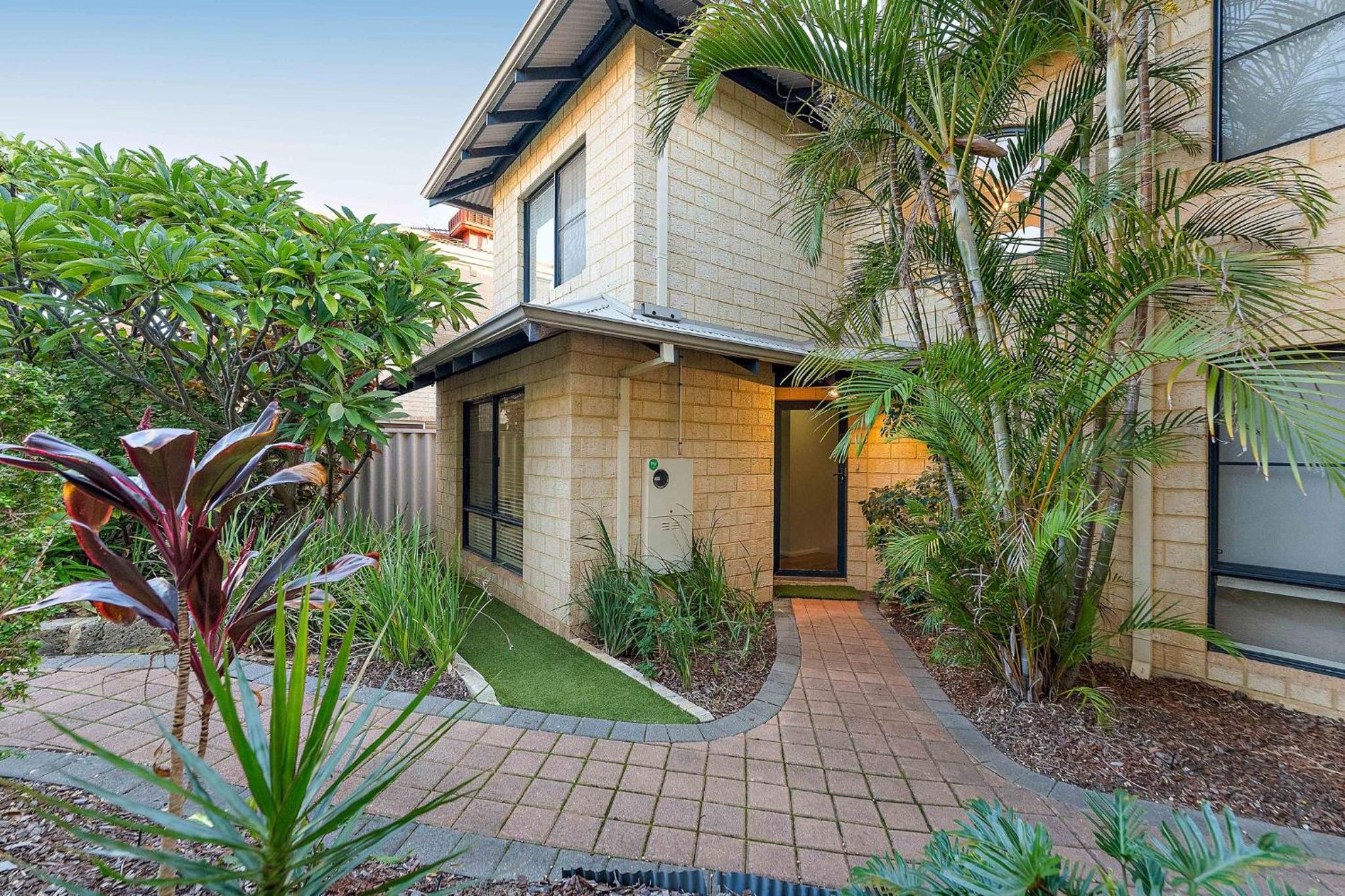 Modern Scarborough Townhouse