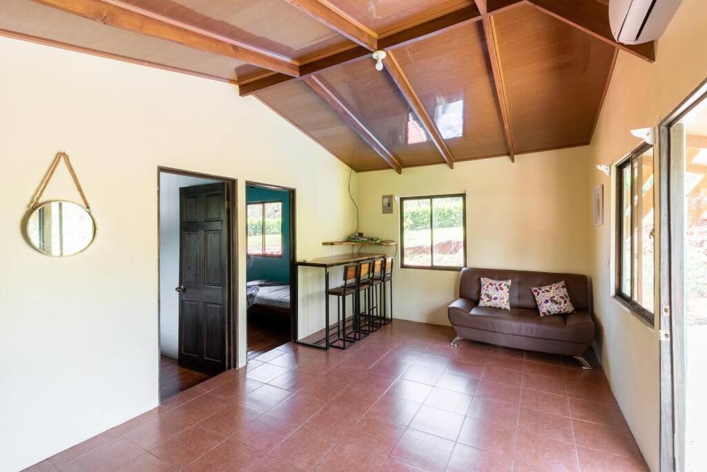 Tabaco Lodge #1 a solo 5 mins de Playa Carrillo
