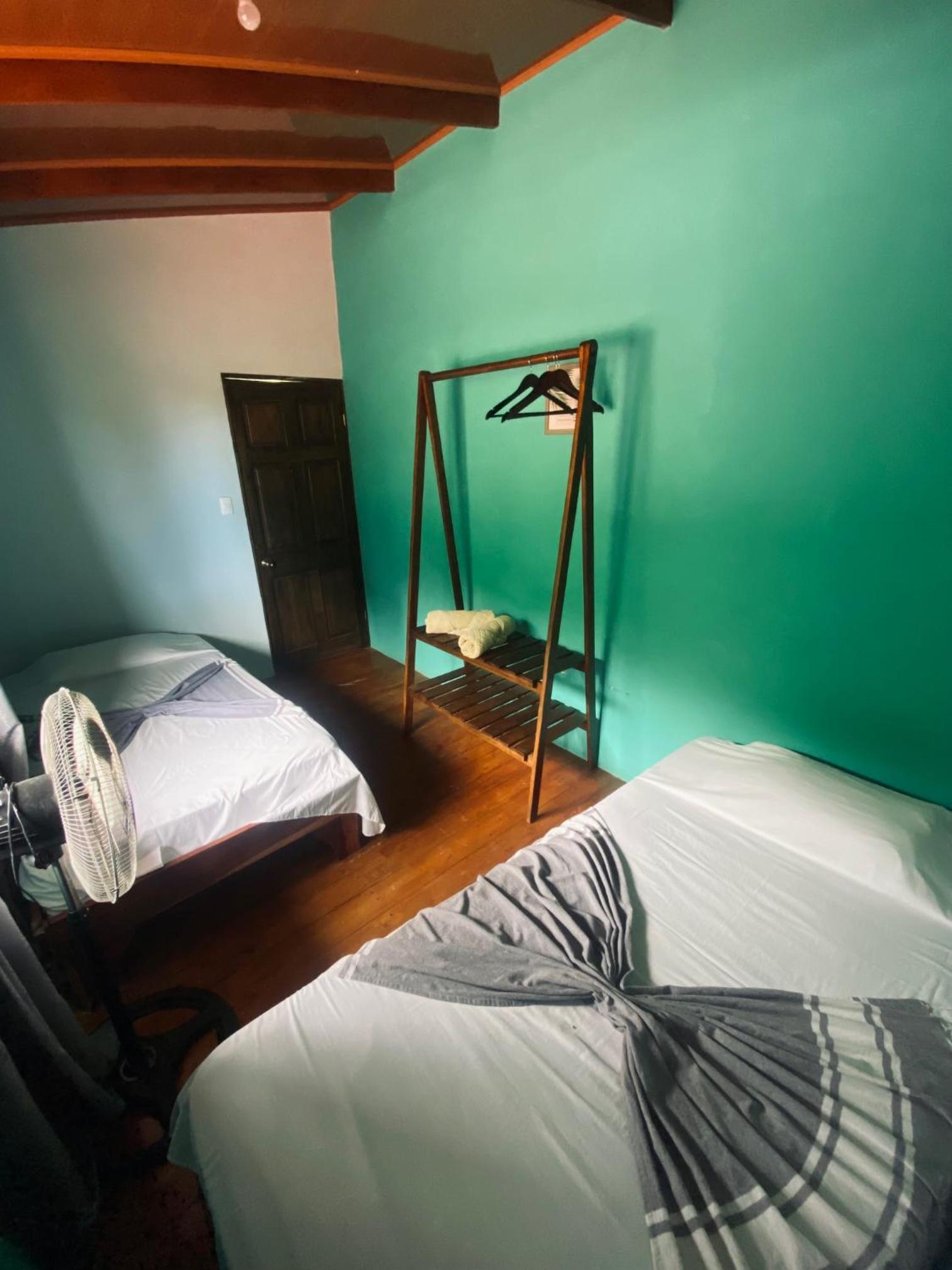 Tabaco Lodge #1 a solo 5 mins de Playa Carrillo
