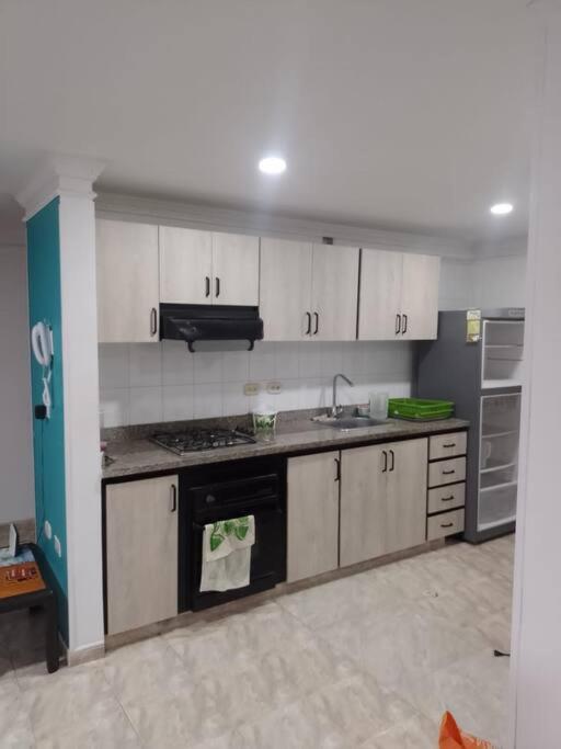 Apartamento con piscina cerca al mar Amoblado Rodadero Sur
