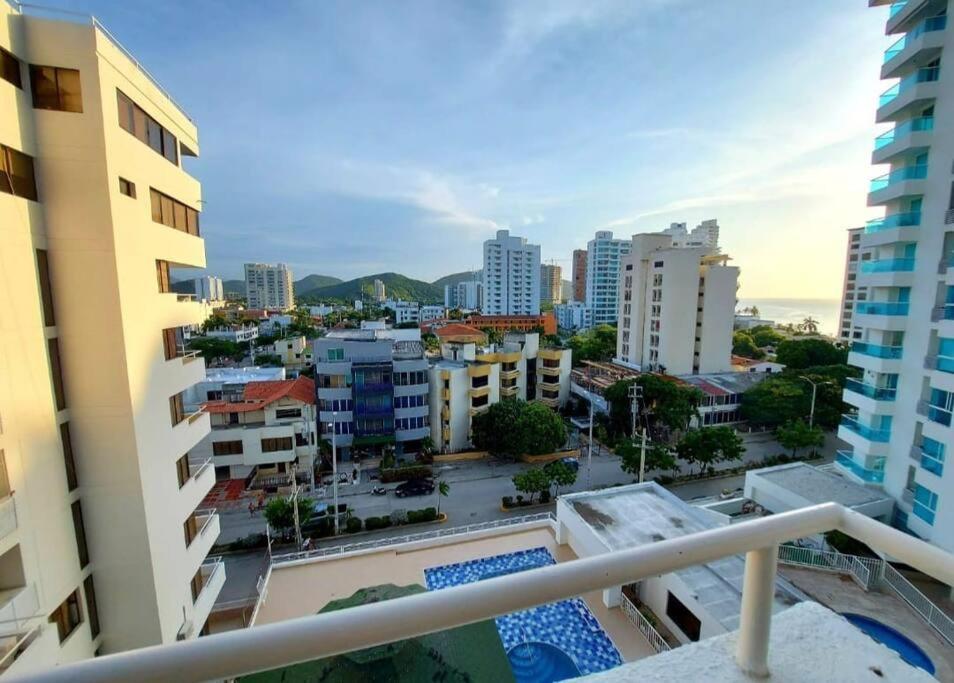Apartamento con piscina cerca al mar Amoblado Rodadero Sur