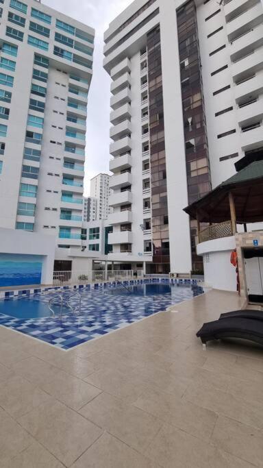 Apartamento con piscina cerca al mar Amoblado Rodadero Sur