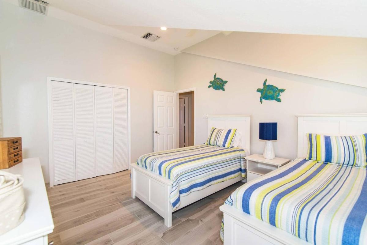 On The Rocks by Grand Cayman Villas & Condos