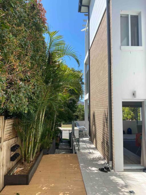 2 bedroom ground floor - Stylish Manly Coast apartment