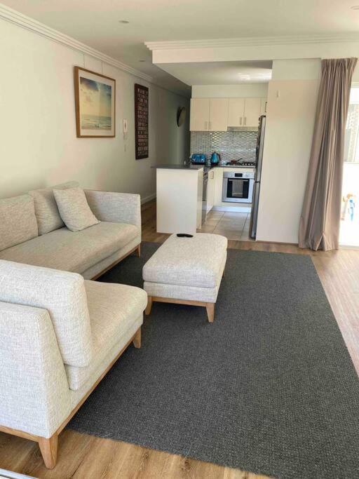 2 bedroom ground floor - Stylish Manly Coast apartment