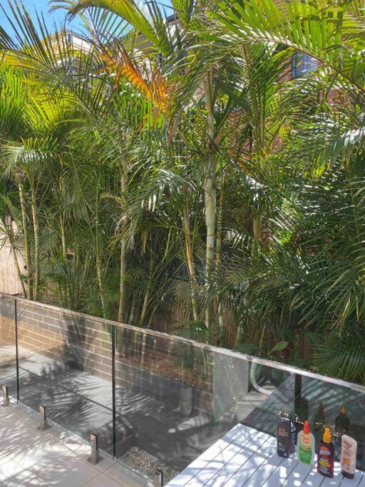 2 bedroom ground floor - Stylish Manly Coast apartment