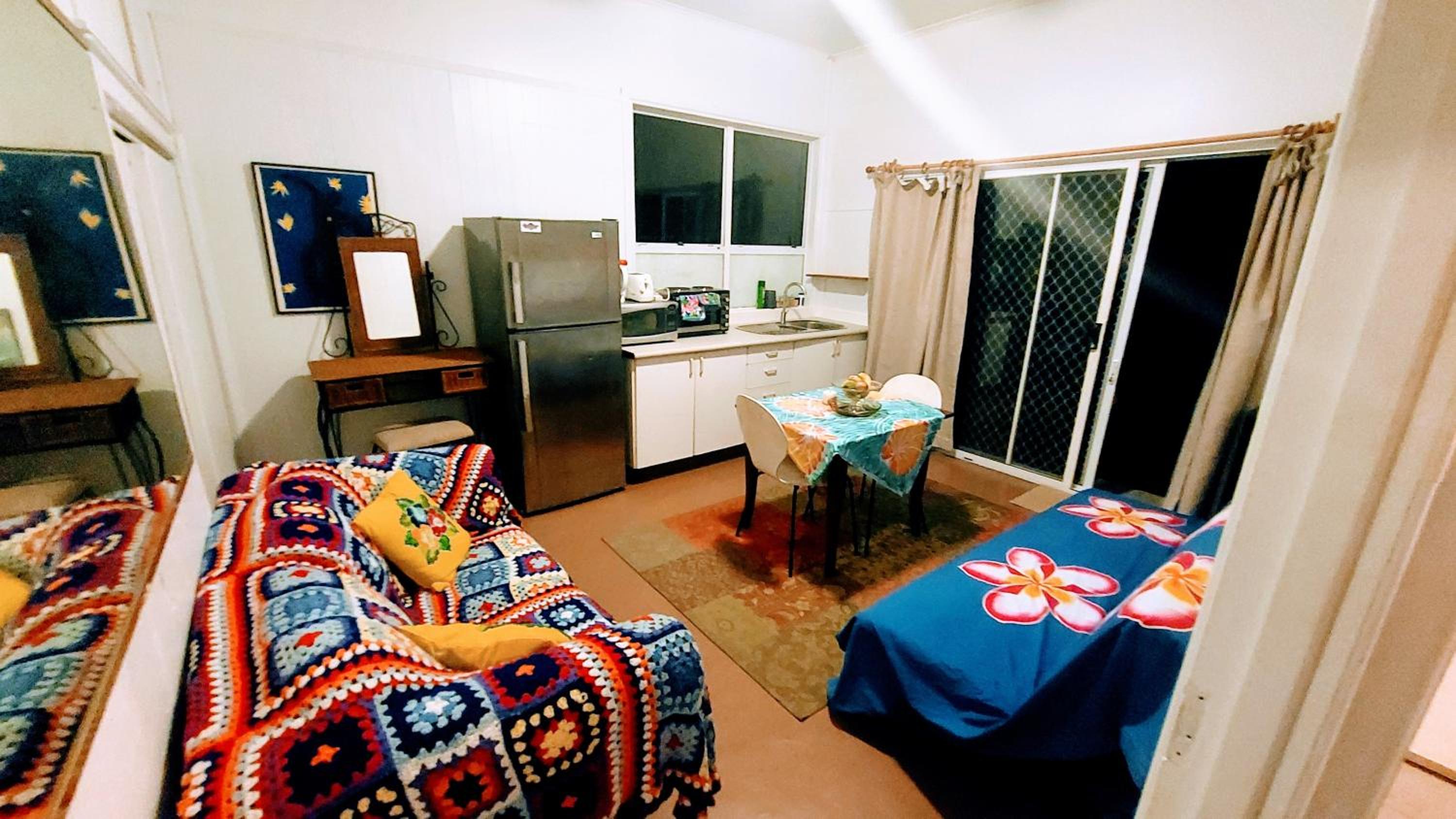 Barefoot Base Tupapa