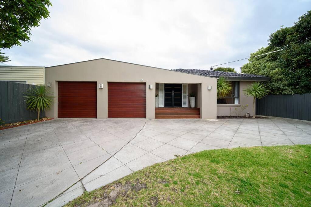 Spacious 3Bd n Pool family holiday home TF2223