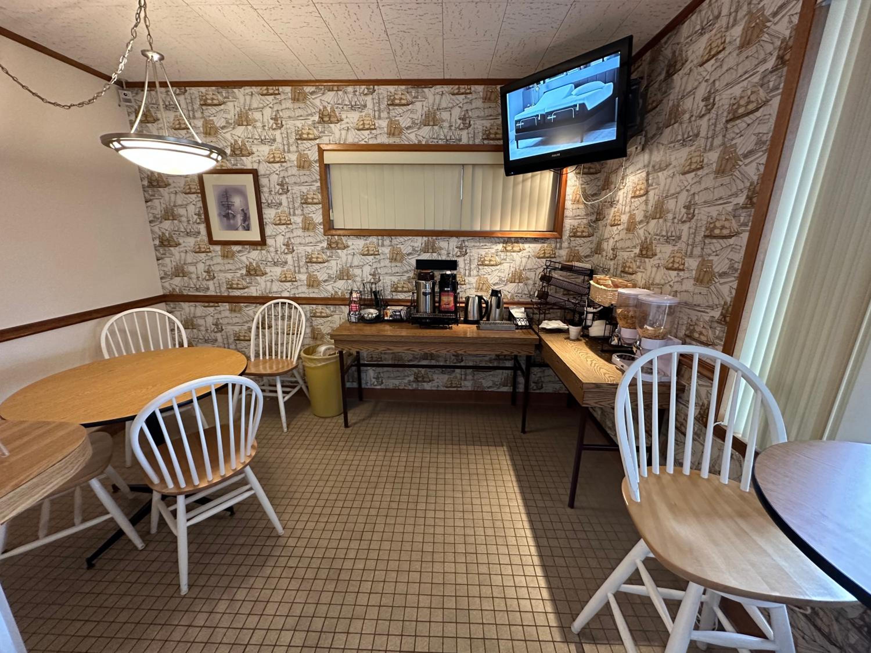 Winchester Bay Inn