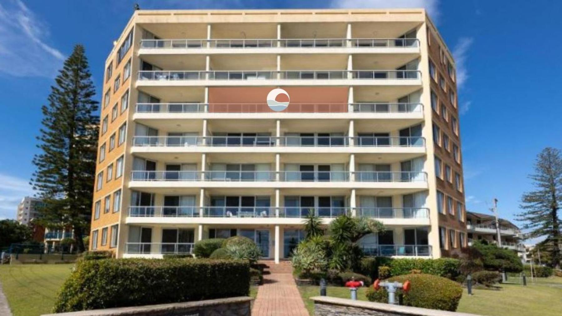 Beachpoint 402 view 3