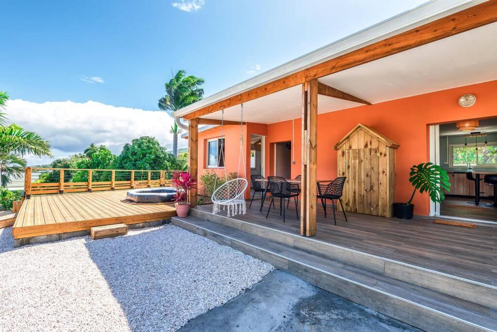 Villa a la Possession view 2