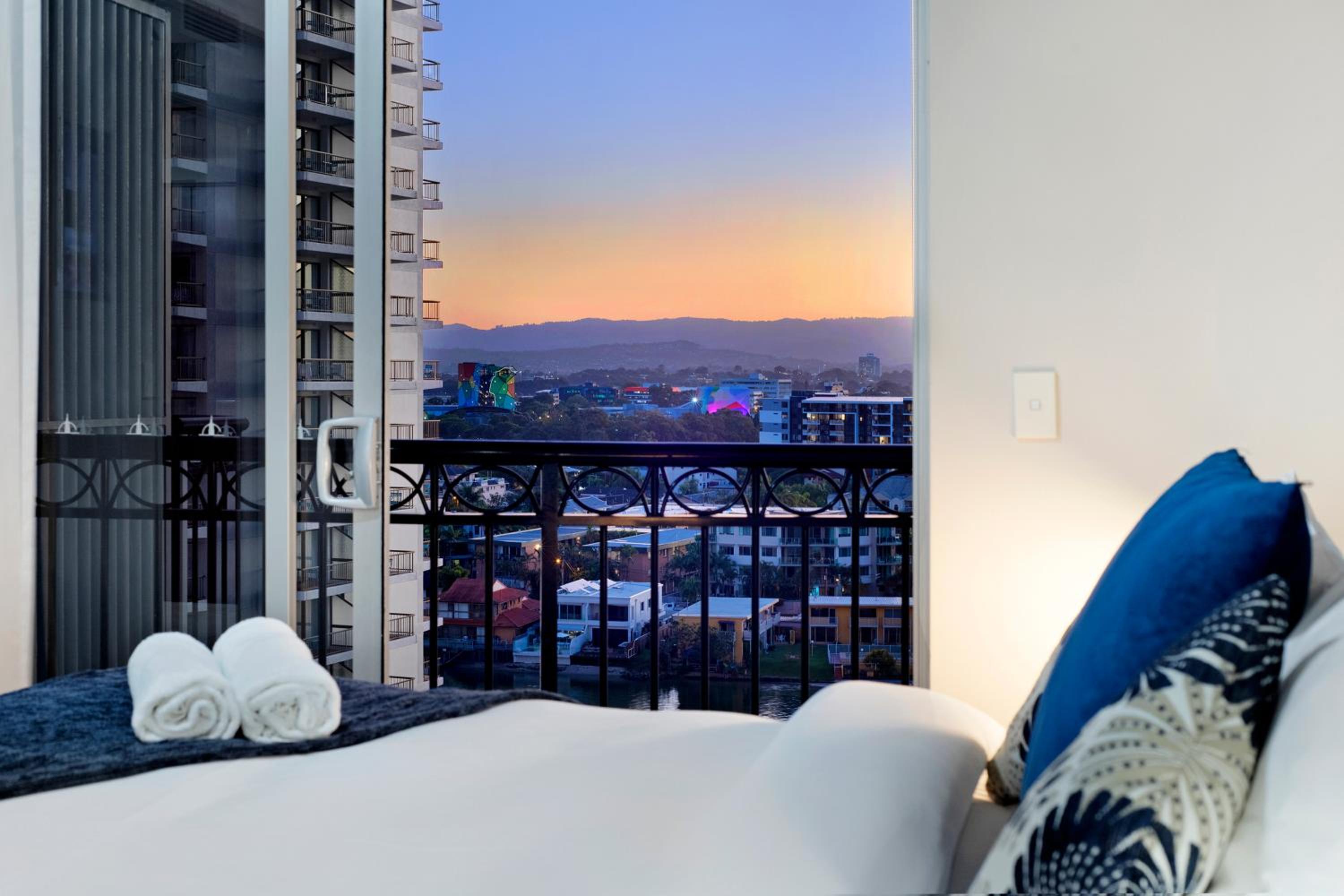 Chevron Renaissance Apartments - Hosted by Wow Stay