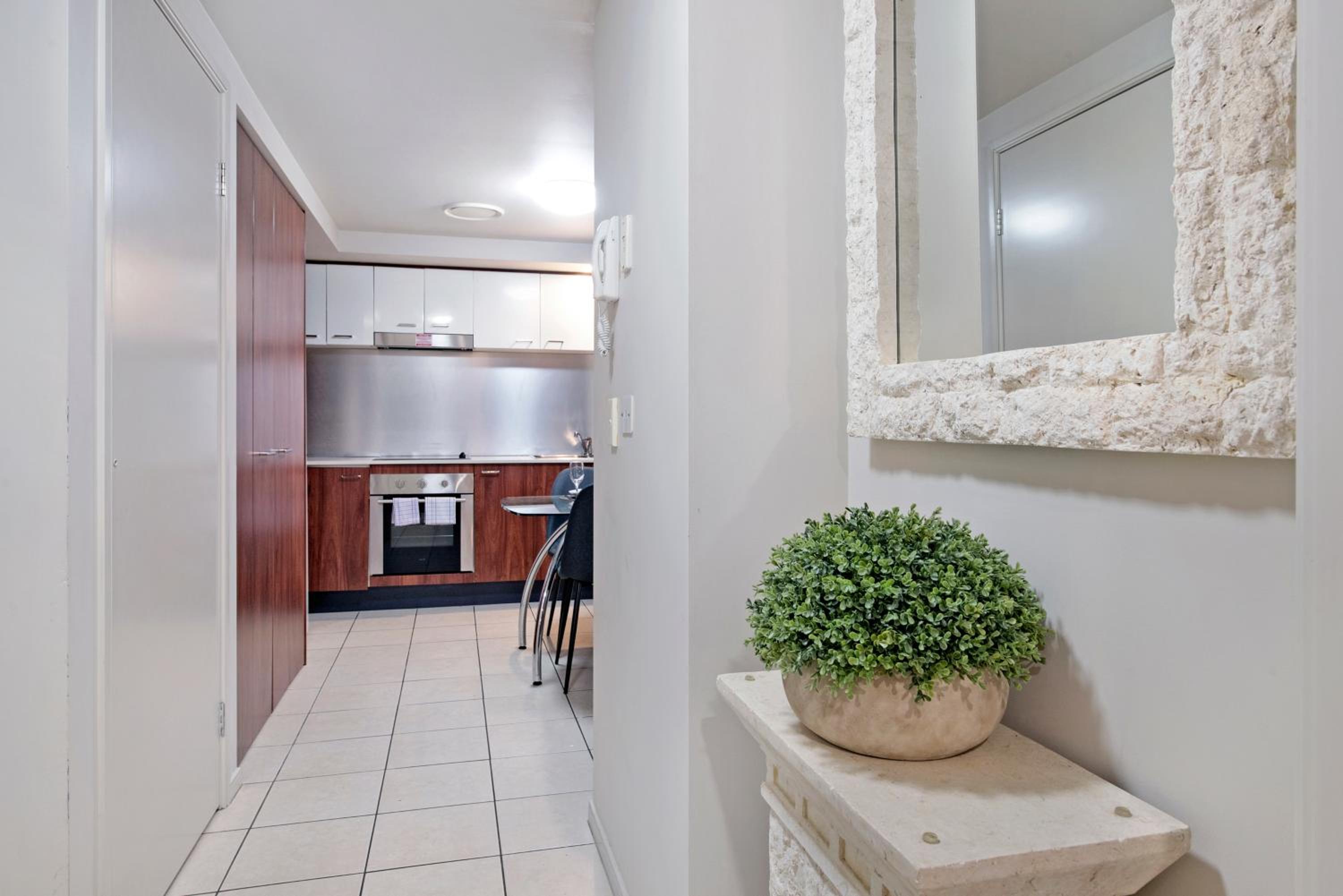Chevron Renaissance Apartments - Hosted by Wow Stay