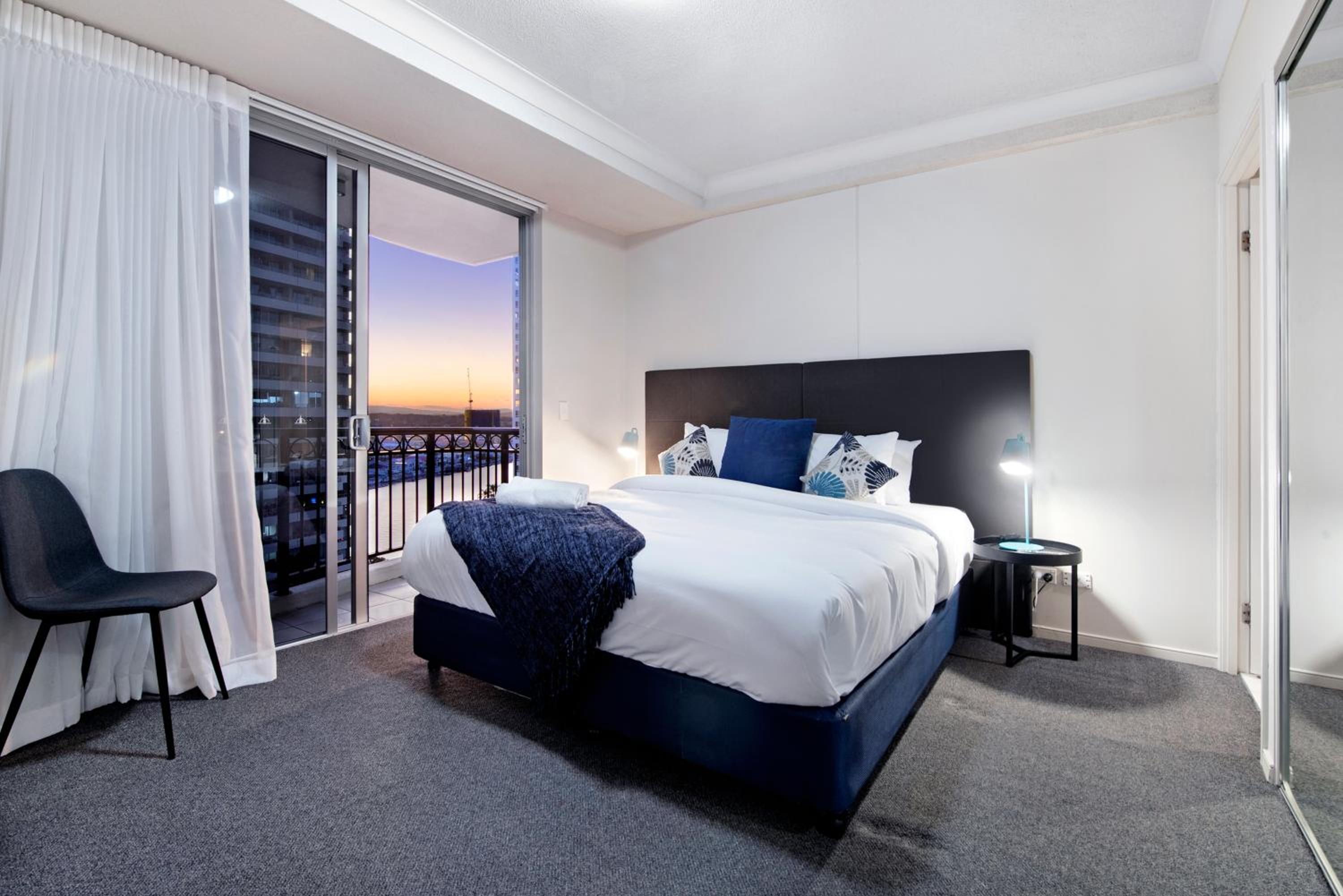 Chevron Renaissance Apartments - Hosted by Wow Stay