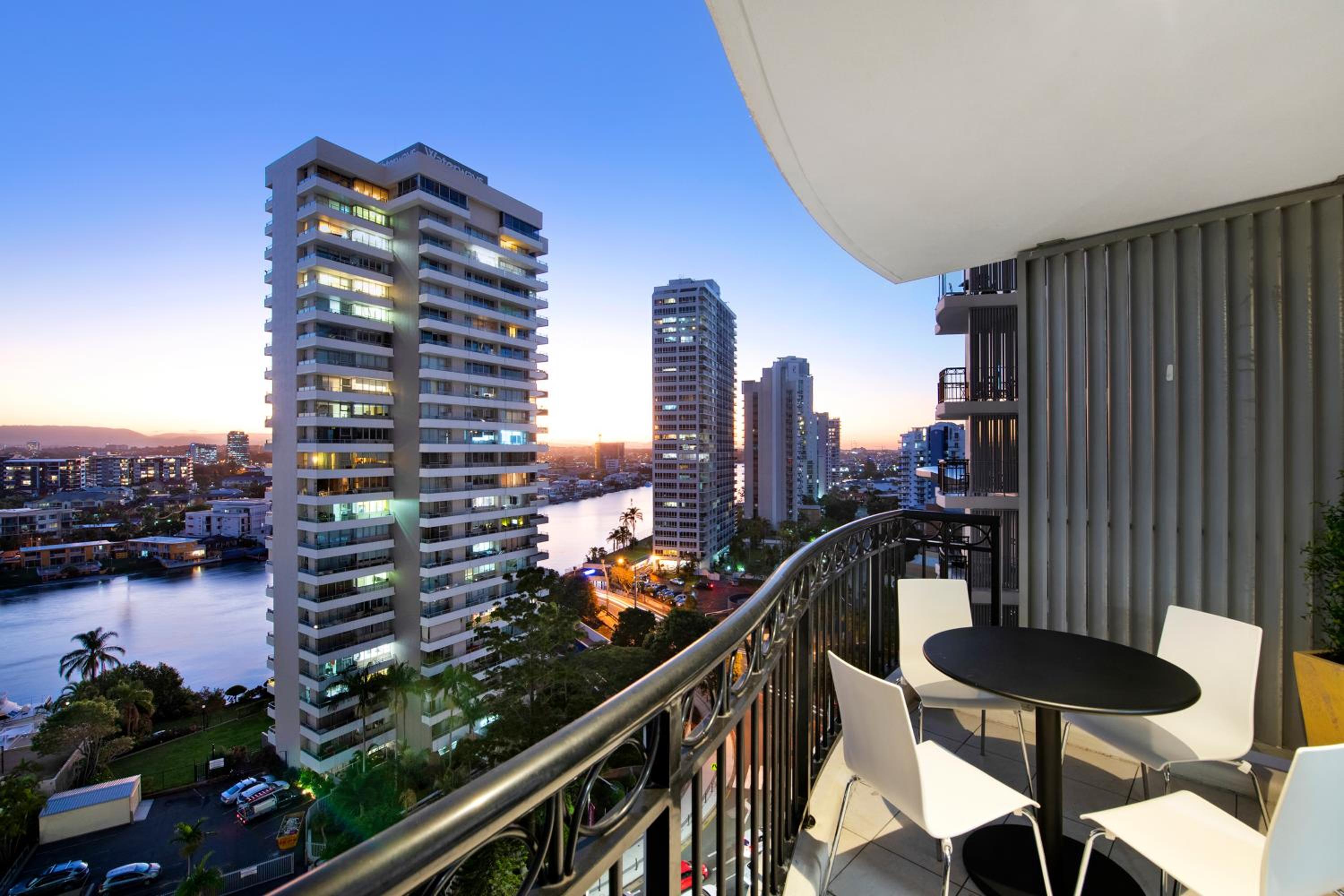 Chevron Renaissance Apartments - Hosted by Wow Stay