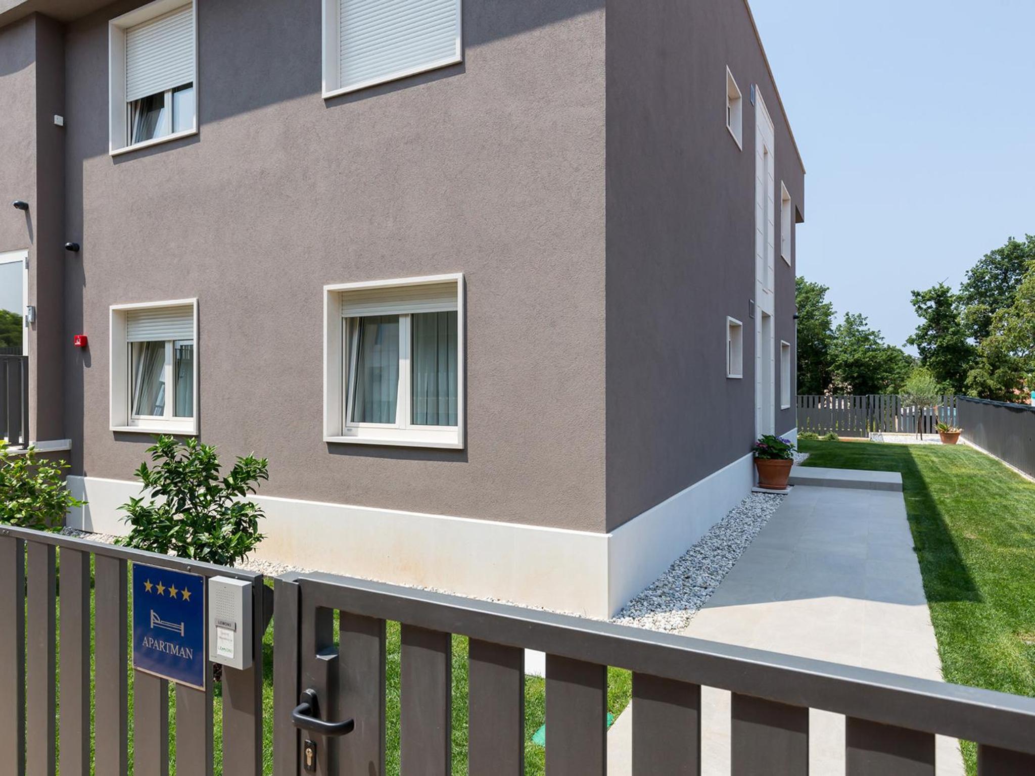 Hotel Lemon3 Deluxe Apartment - Image 1