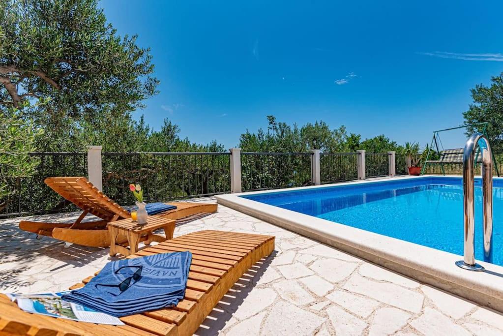 Villa Betelgeuse