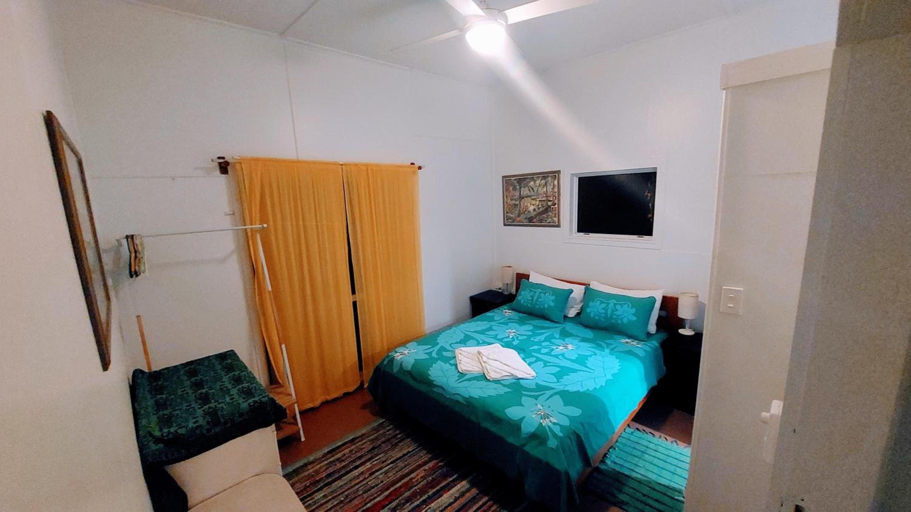 Barefoot Base Tupapa