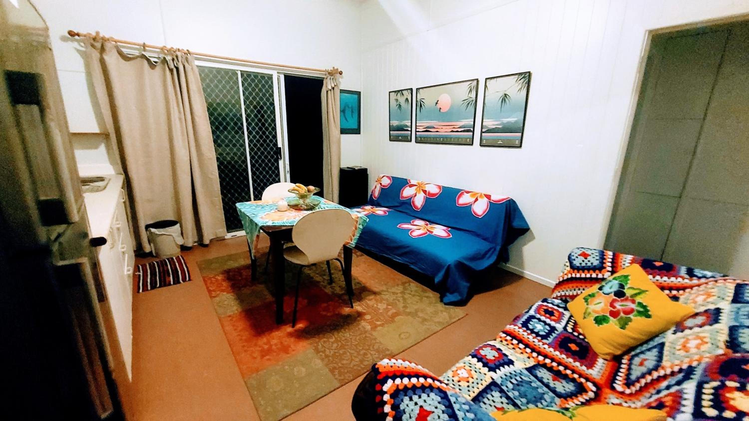 Barefoot Base Tupapa
