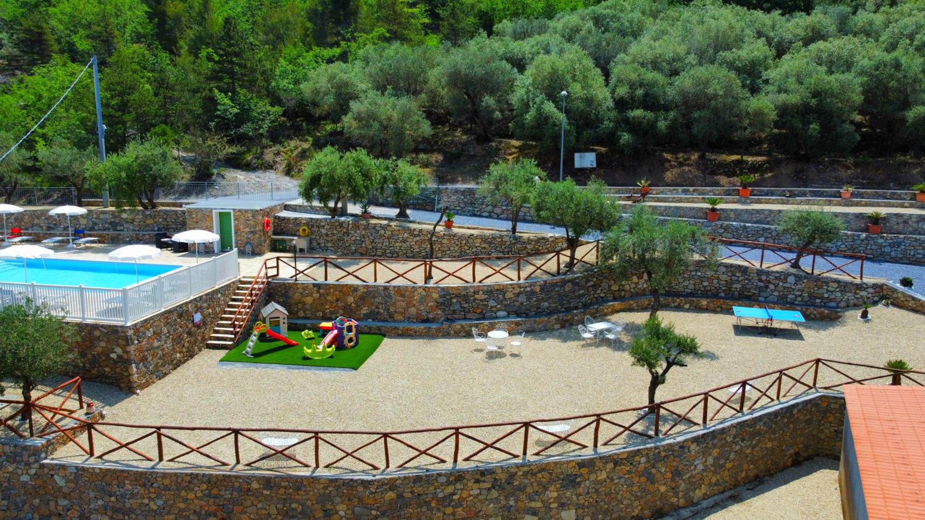 Agriturismo Monte Acuto - natura, mare & relax in piscina view 3