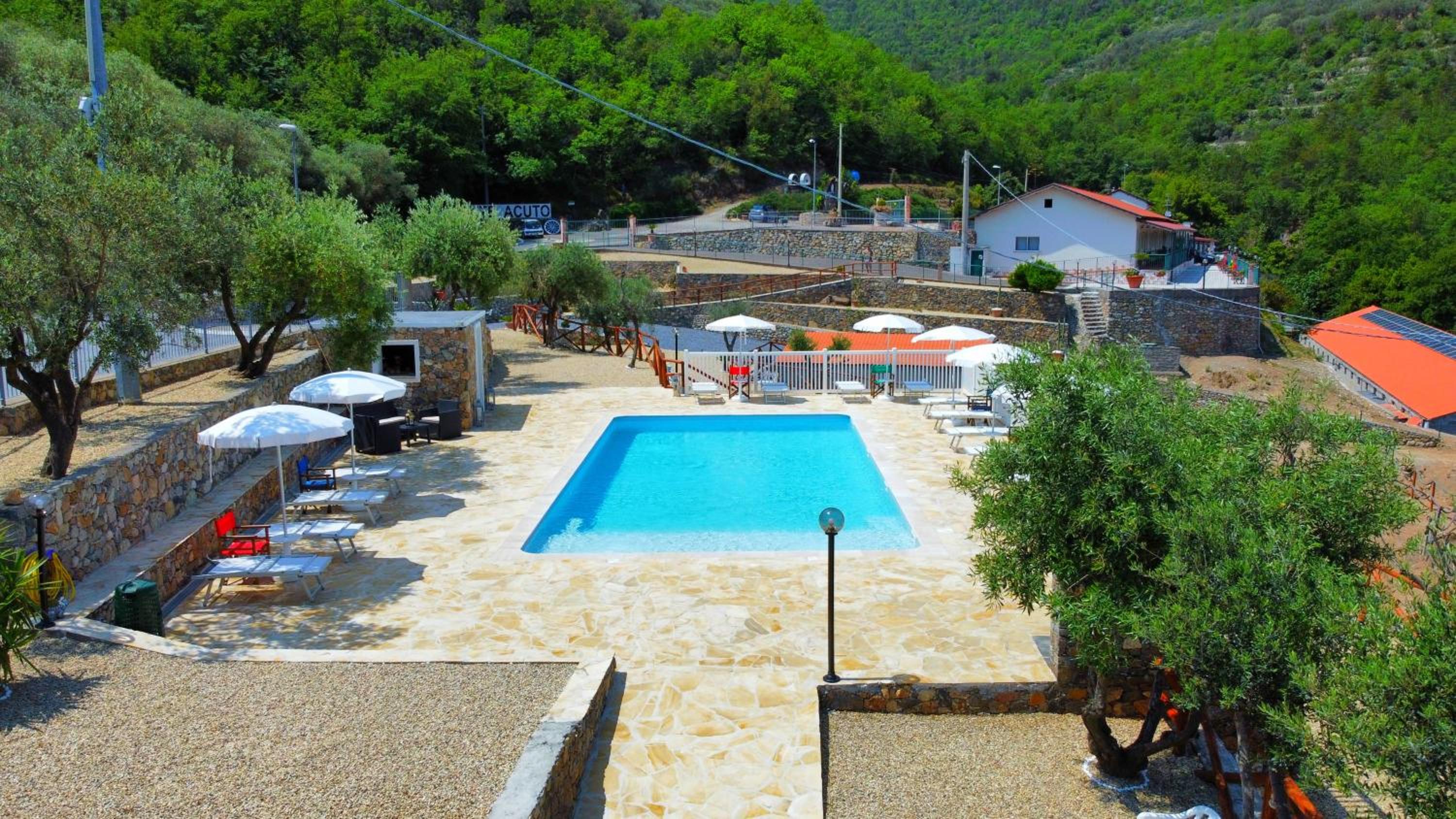 Agriturismo Monte Acuto - natura, mare & relax in piscina view 2