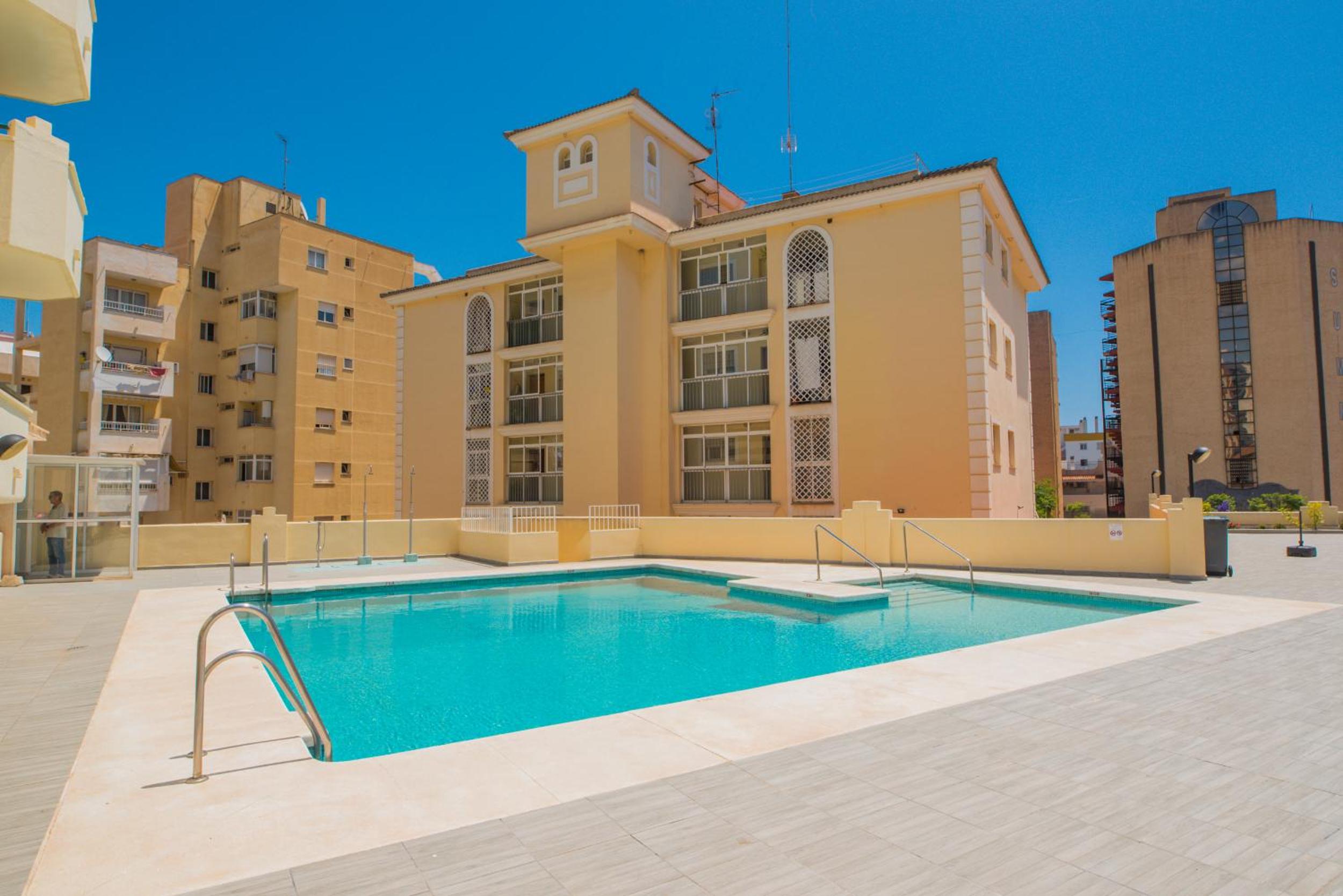 Torremolinos Beach&pool Select