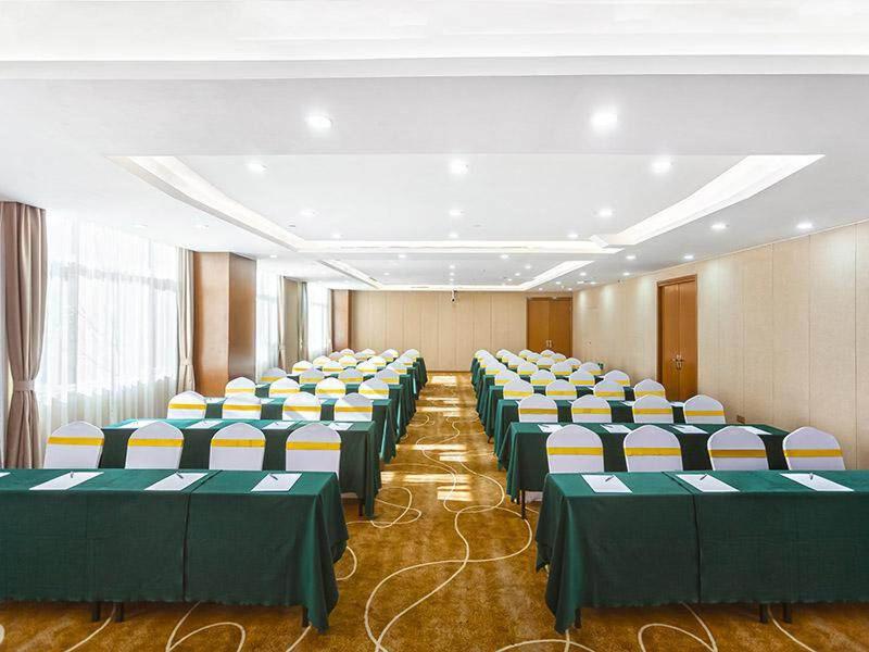 Kyriad Marvelous Hotel Weihai Railway Station
