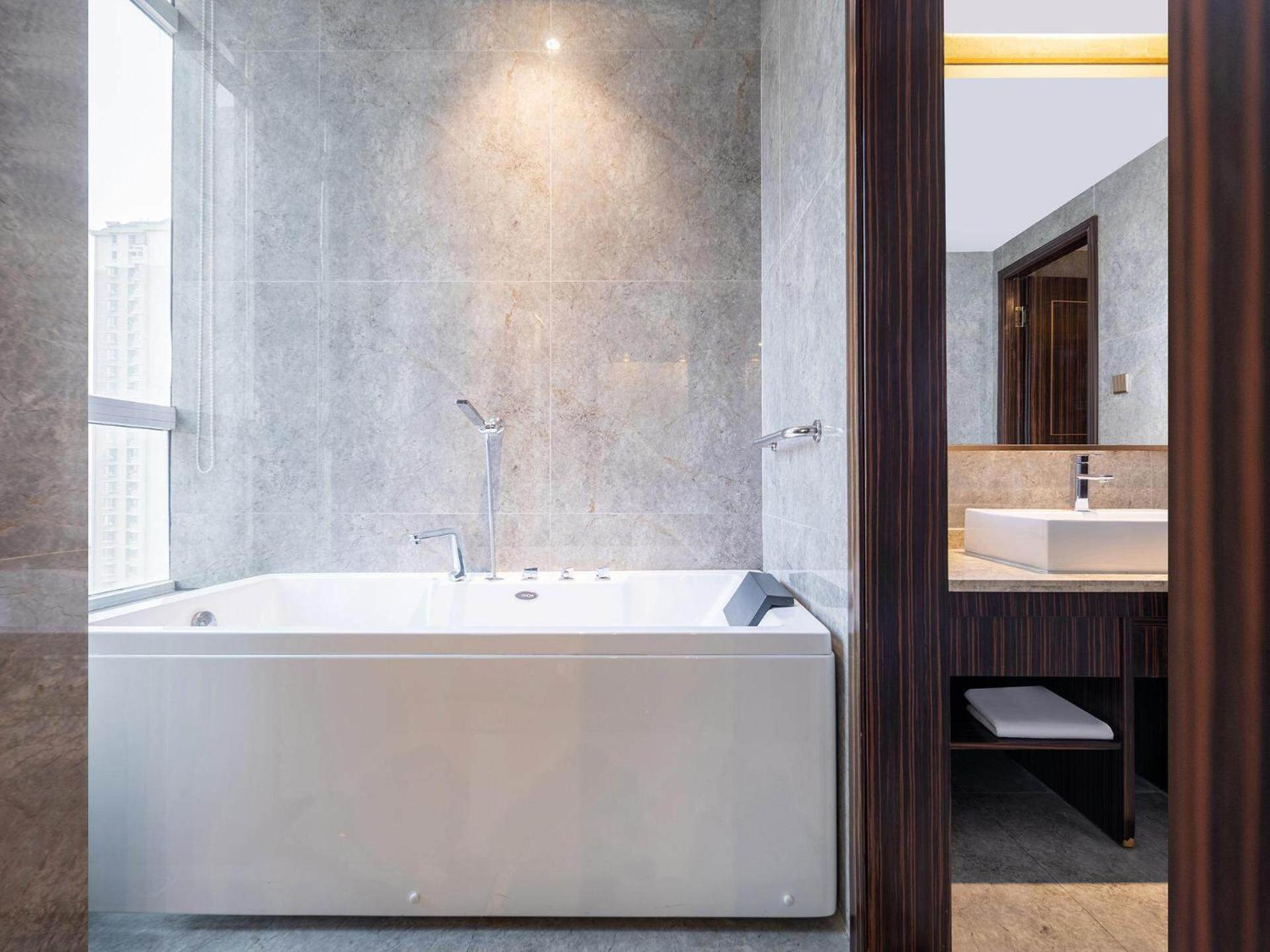 Kyriad Marvelous Hotel Weihai Railway Station
