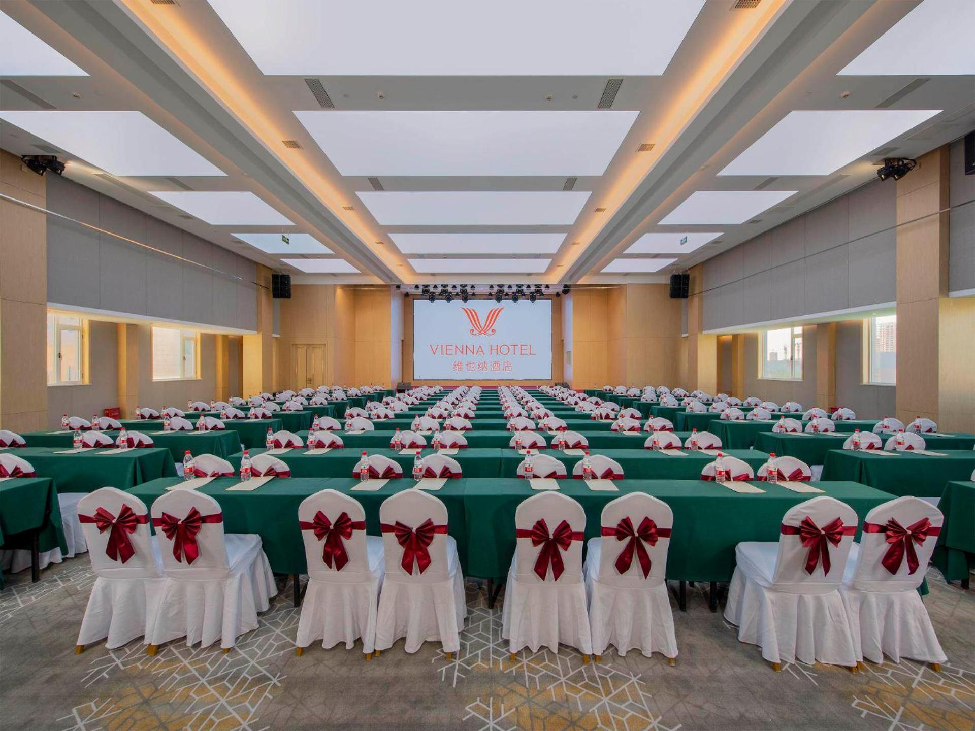 Vienna Hotels Yuncheng Hedong Street Wanda Store