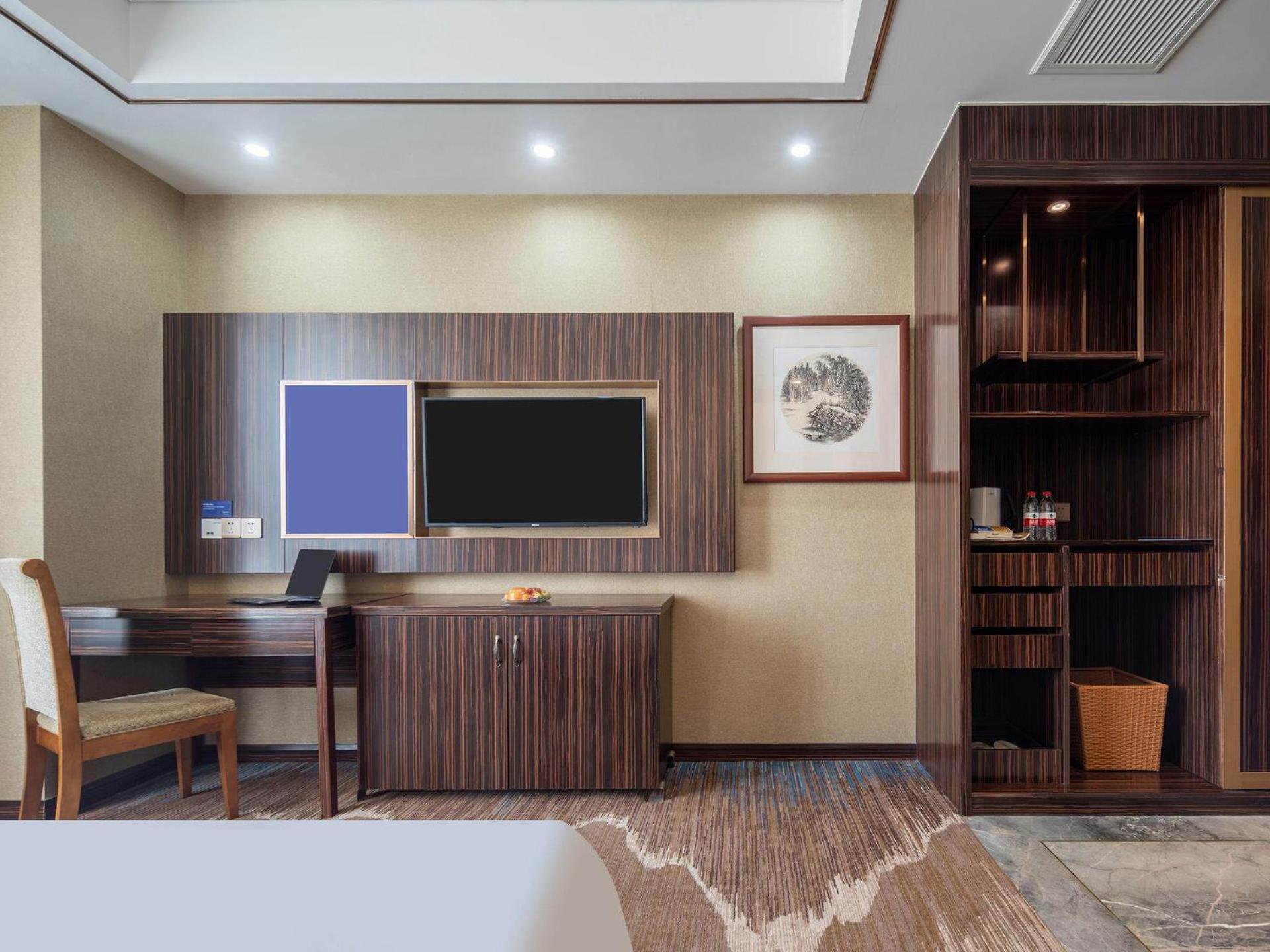 Kyriad Marvelous Hotel Weihai Railway Station