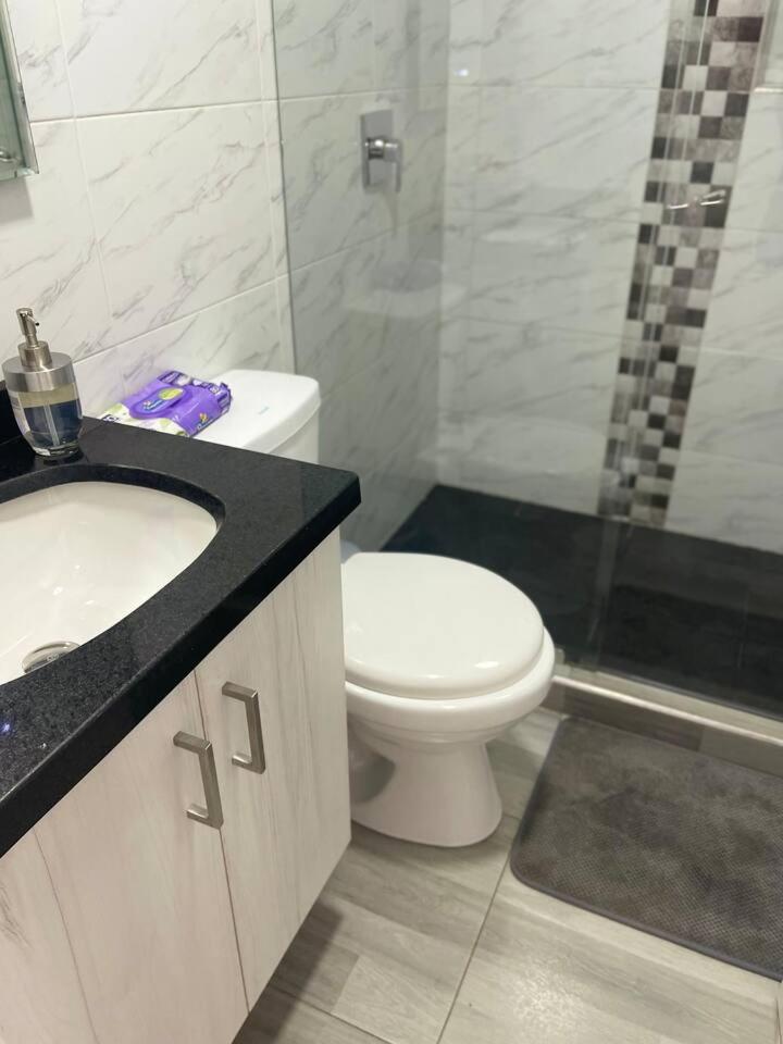 Luxury Corferias-USA Embassy & Airport Condominium