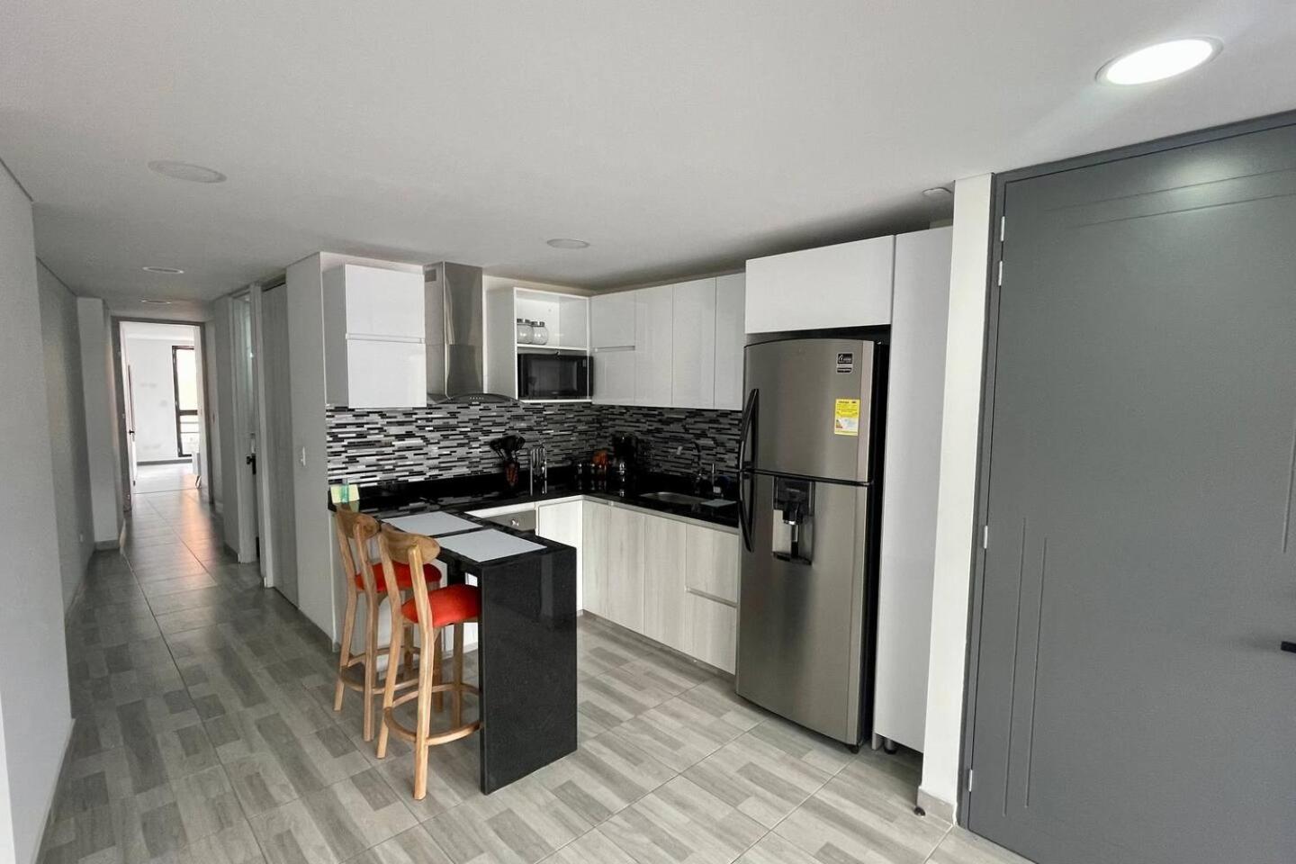 Luxury Corferias-USA Embassy & Airport Condominium