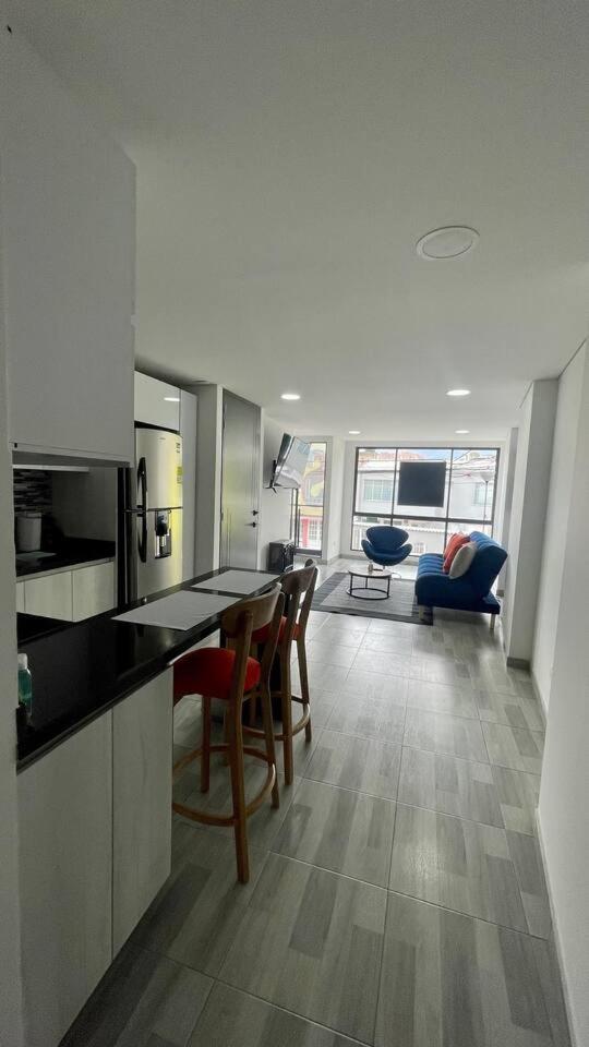 Luxury Corferias-USA Embassy & Airport Condominium
