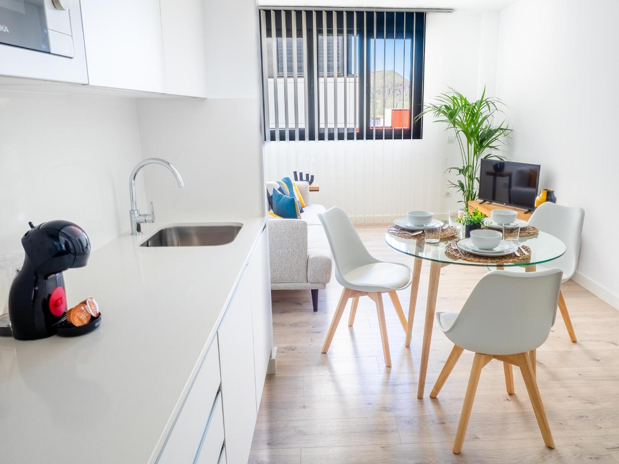 Apartment Abora with Pool, Gym and Free Parking view 4