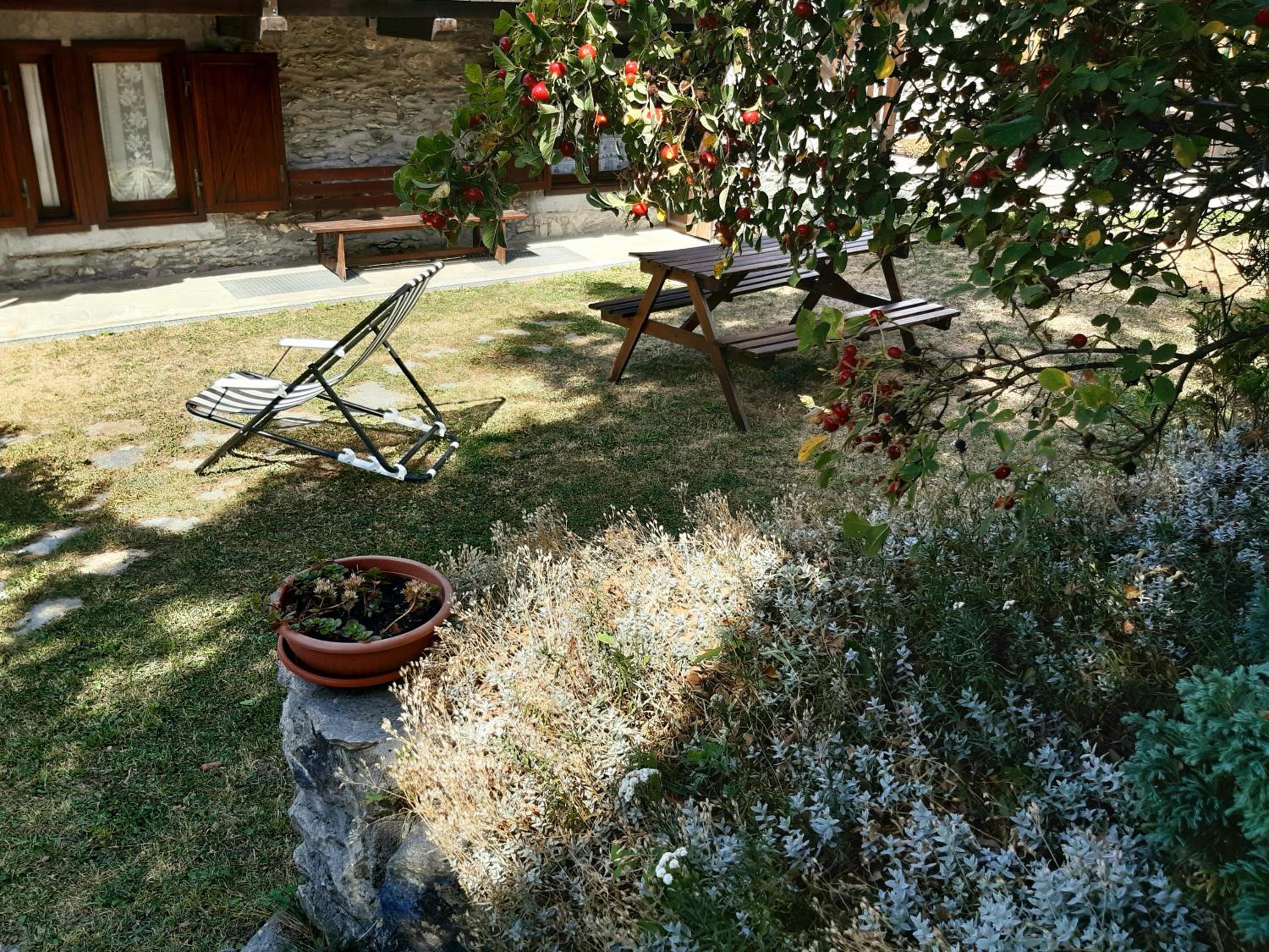 Sauze d'Oulx ciabot la garitüla with garden - wifi- close to the chairlift view 5