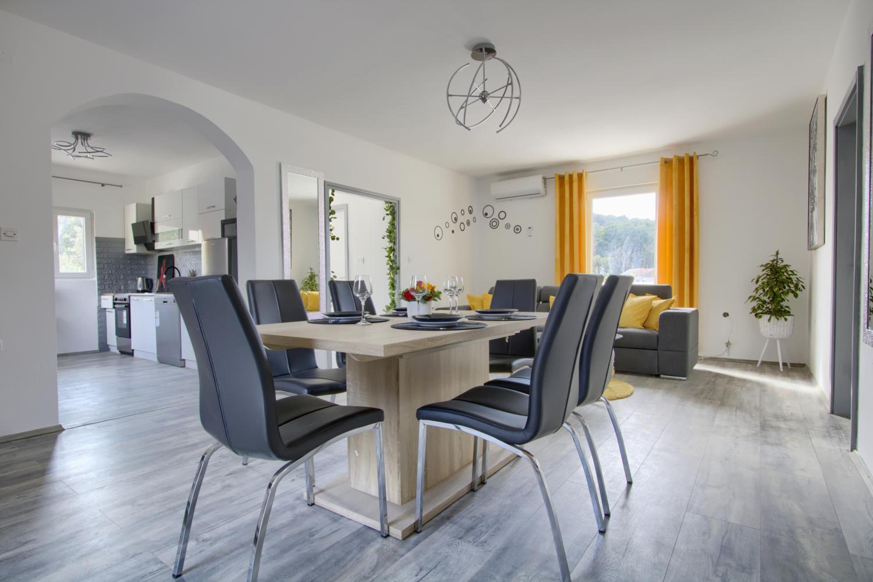 Delux apartments Villa Mihaela view 3