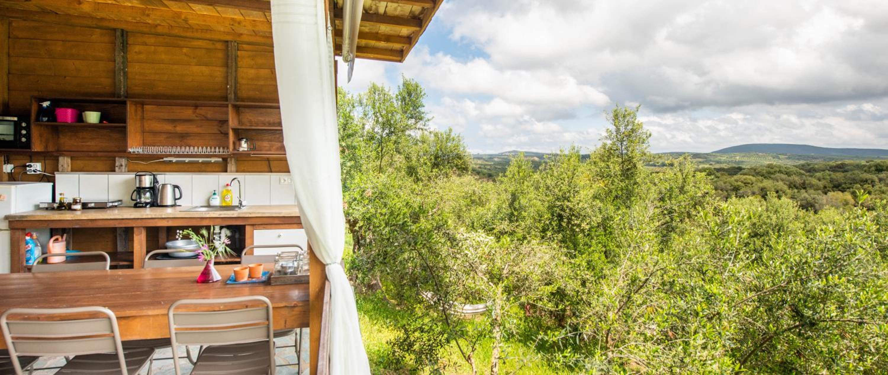 Hakuna Matata Holidays wooden lodge with airco & pool in Greek Olive Grove