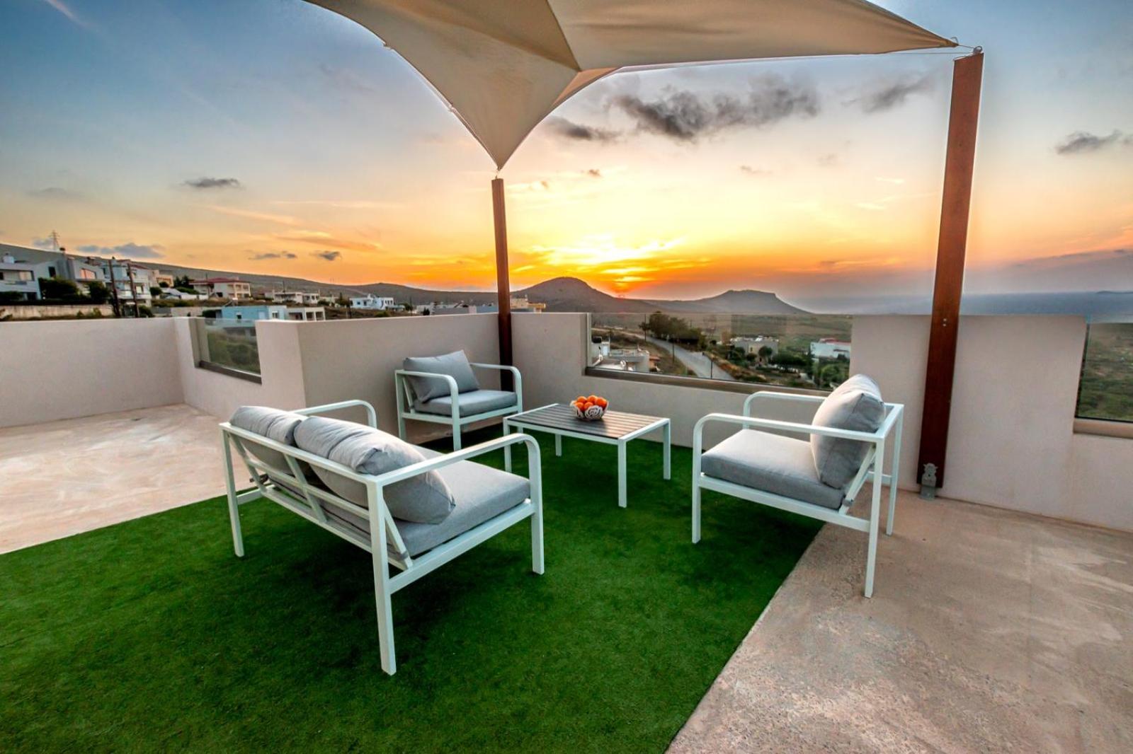 3 Bedroom Villa with Stunning Sea View & Private Parking photo 3