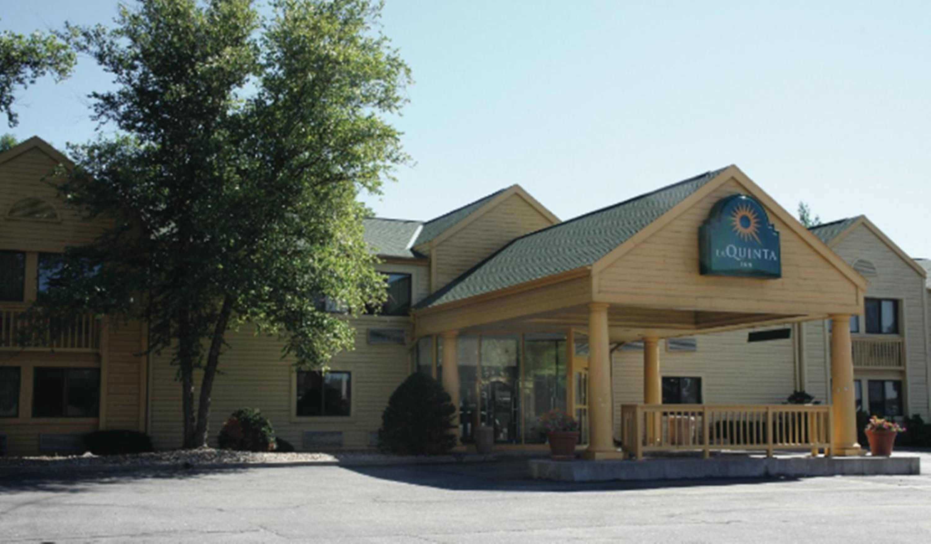 Hotel La Quinta Inn by Wyndham Omaha Southwest - Image 1