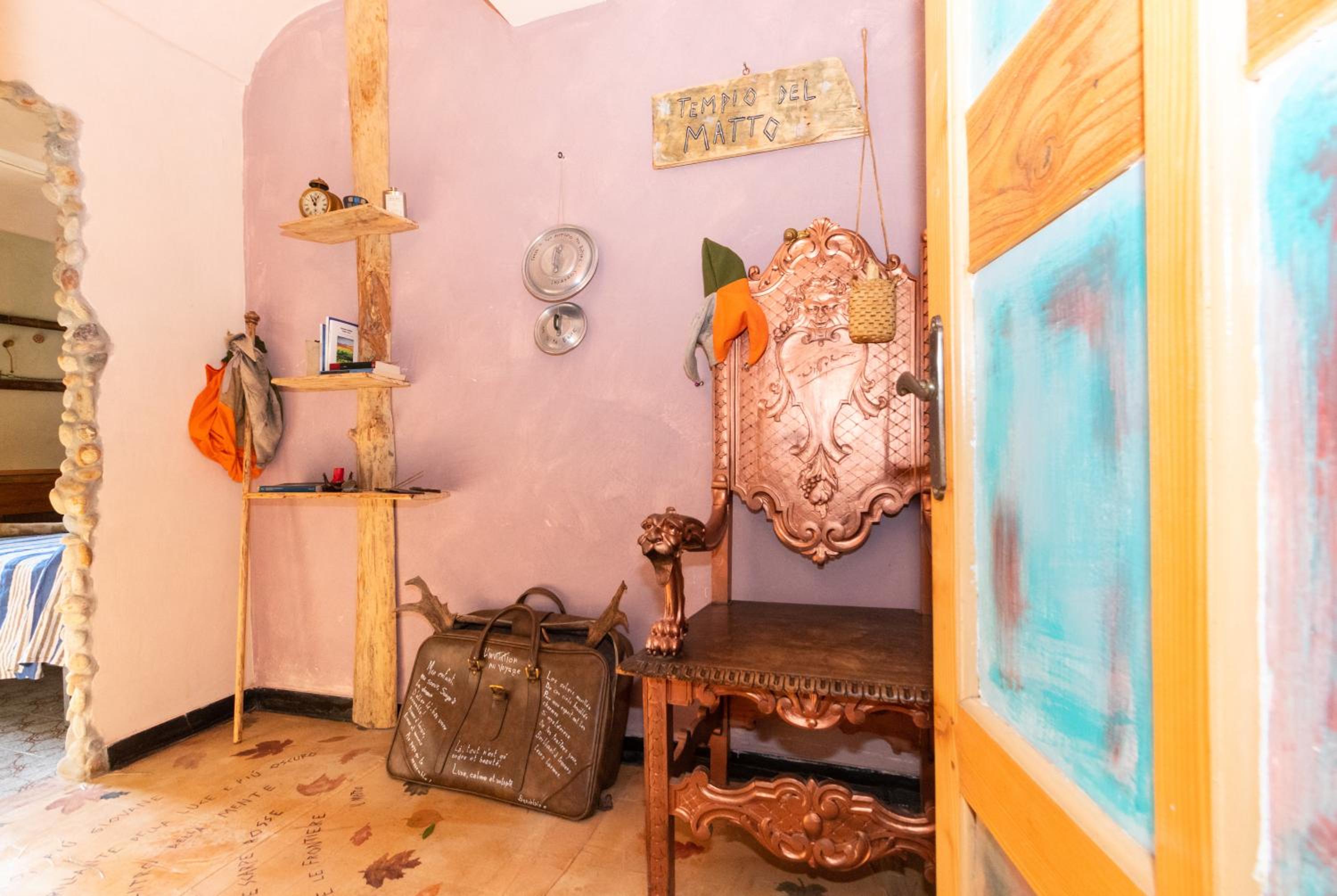 Casa delle foglie sussurranti