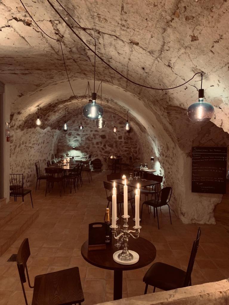 restaurant