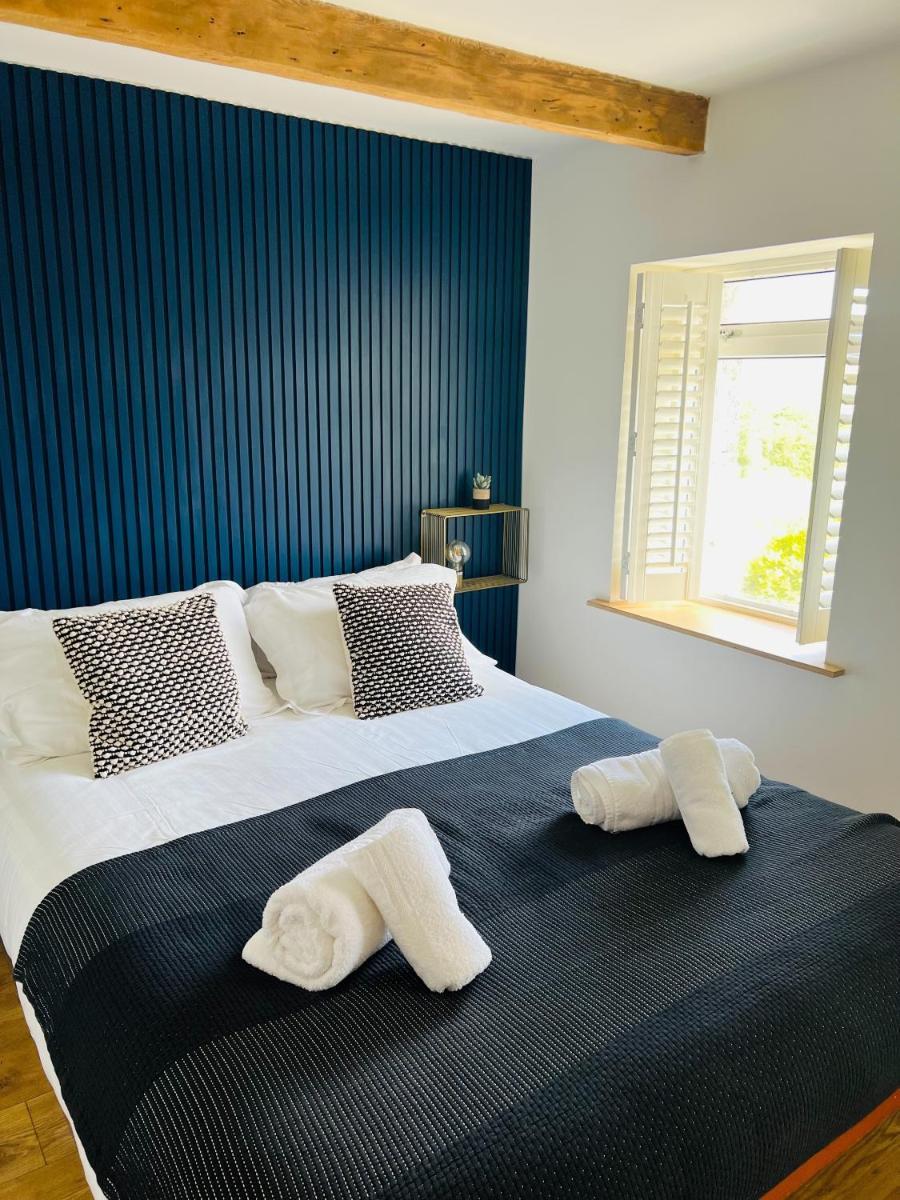 The Little Cottage by Truabode Holiday Lets & Short Lets Newquay - Parking, Wifi & Pet Friendly view 2
