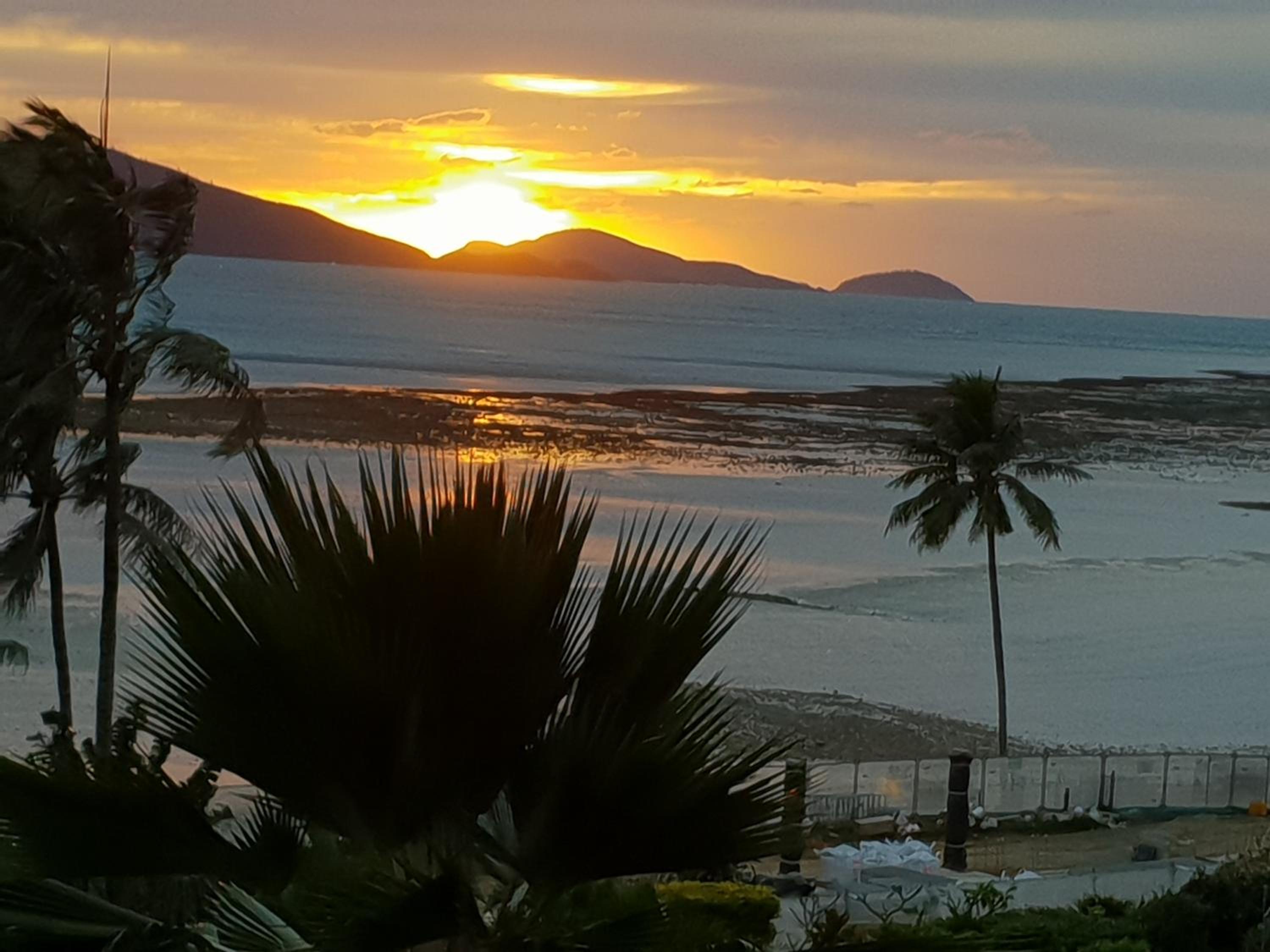 Surf Beach Bungalow, pet friendly and breakfast