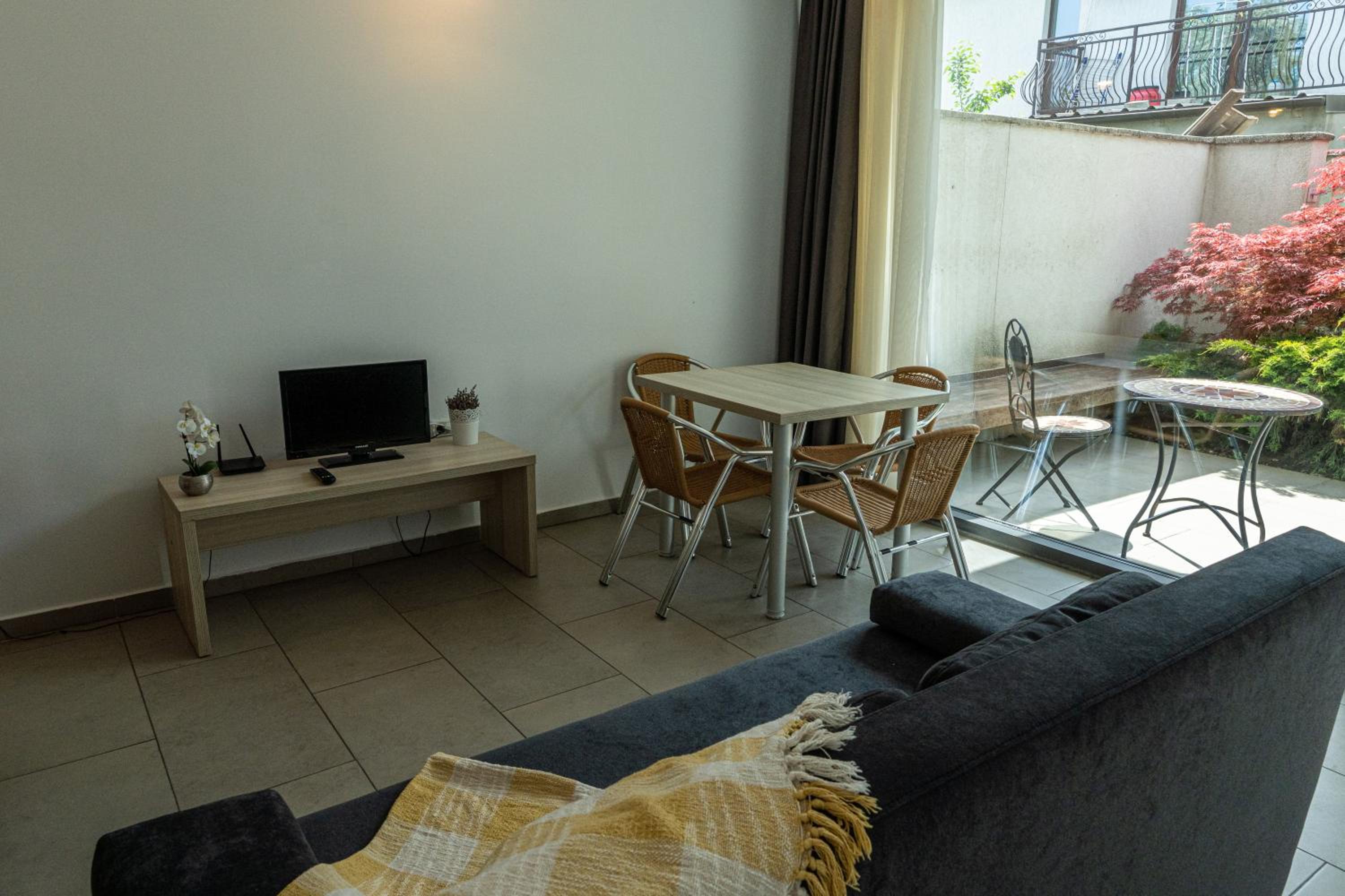 AIFEN Aparthotel - Apartamente pentru Toata Familia În Eforie Nord - cu Gradină Proprie, la 2 Pași de Plajă
